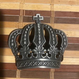 Metal Royal Crown belt buckle